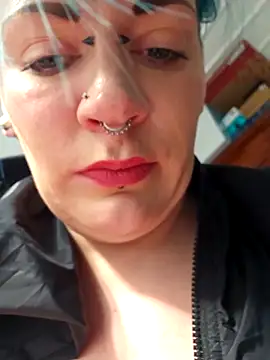 PinkTheHawk webcam show