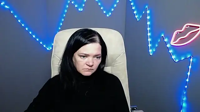 LauraFinn – Kamerová šou