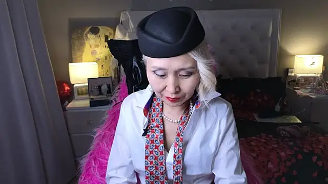 RoxalanaStar Adlı Modelin Canlı XXX Sohbeti