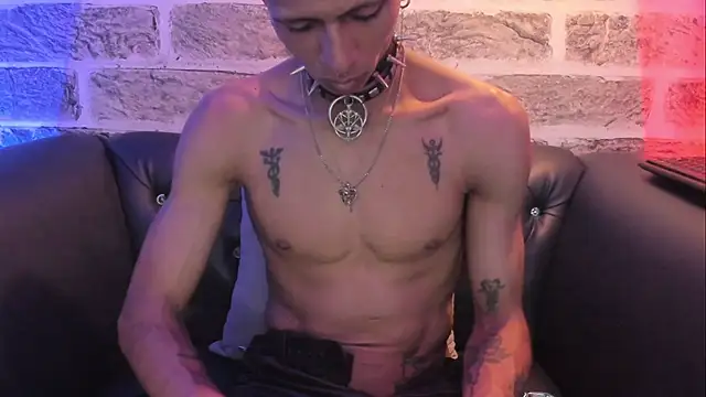 Maximoking26 Live XXX-Chat