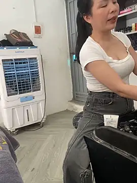 Ivy_Trix2 Adlı Modelin Canlı XXX Sohbeti