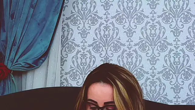 FirstTimePam 网络视讯表演