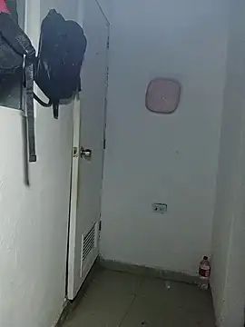 KarameloVzla live XXX chat