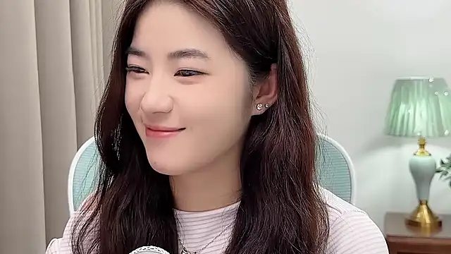 Nicole20266 在線直播表演