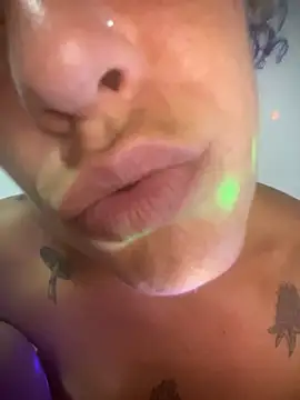 SalyTredelMonte's Live XXX Chat