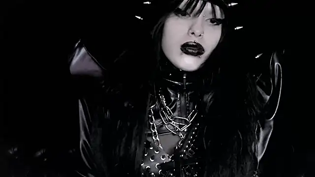 XXIOUXn Live XXX chat