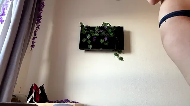 EunTurton Show Webcam