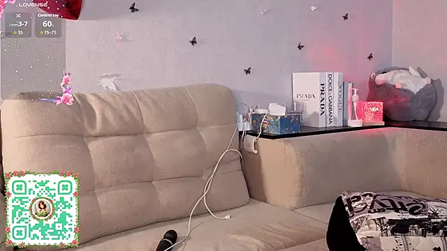 OdetteBiddy's Live XXX Chat