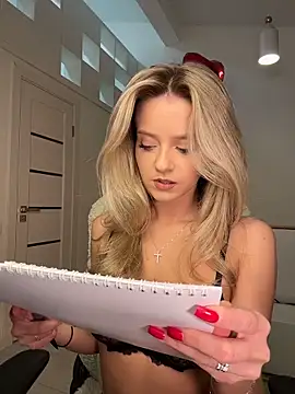 Emeli_Blurのウェブカメラショー