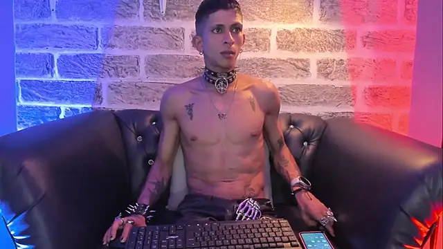 Maximoking26 Show Webcam