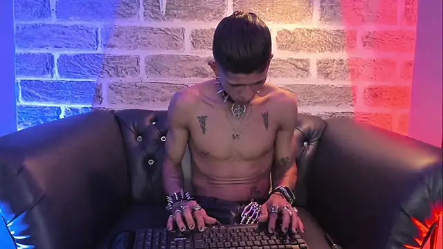 Maximoking26 Show Webcam