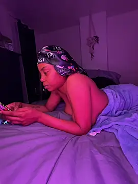 TheRealOshunQueen Chat XXX in diretta