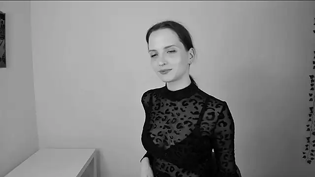 Ariadna_Shy Adlı Modelin Canlı XXX Sohbeti