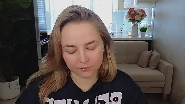 Mira_Mermayd's Live XXX Chat