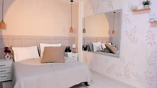 MartinaGuzmann's Live XXX Chat