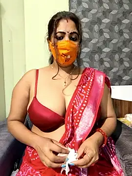 Pokazy przed kamerką – Poly_bhabi