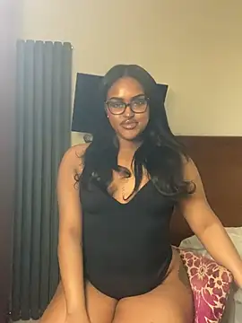 Realriyaaa webcam show