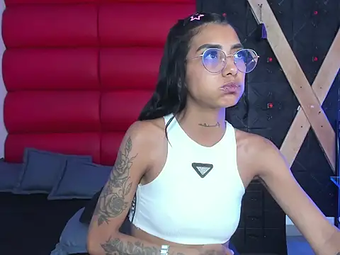 KarlaSlutSkinny__ – Live XXX-chat