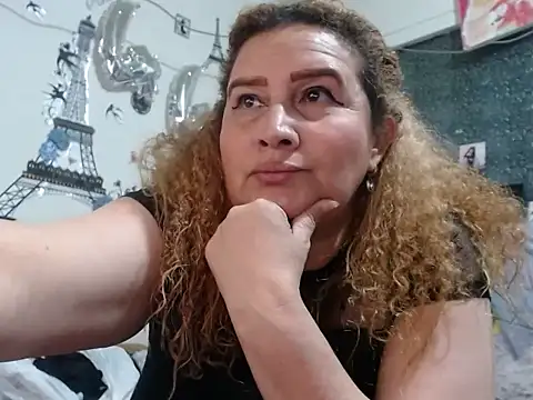 Perla1981--'s Live XXX Chat