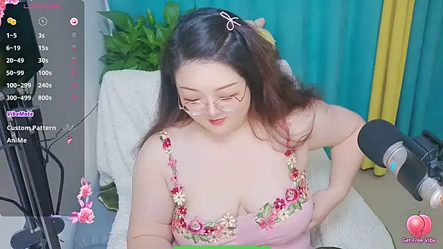 แชท XXX สดของ AngelwithEcup