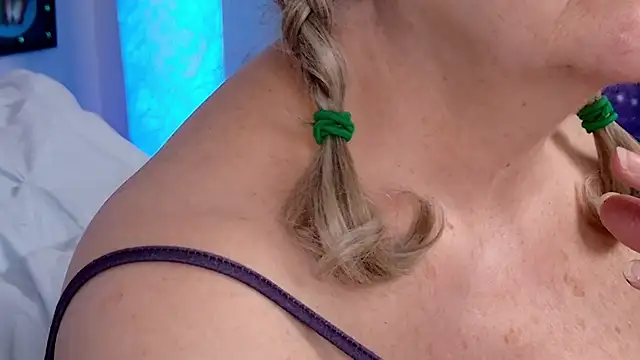 Chat +18 de Kaitlyn_Winters ao vivo