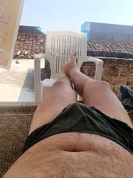 Desii_rockstarr: διαδικτυακό σόου στην κάμερα