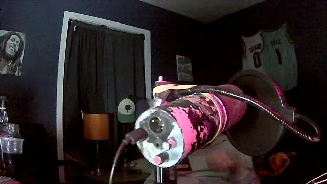 Pokazy przed kamerką – traejddd