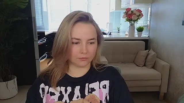 Mira_Mermayd's Live XXX Chat