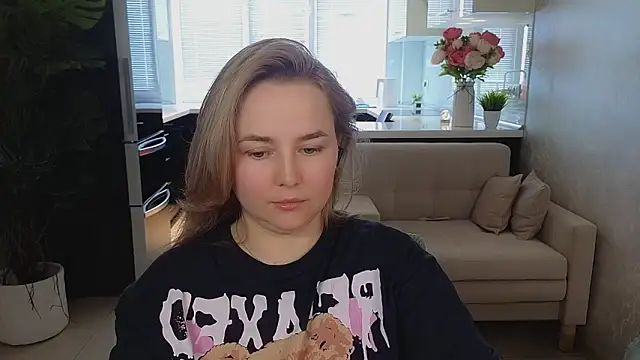 Mira_Mermayd's Live XXX Chat