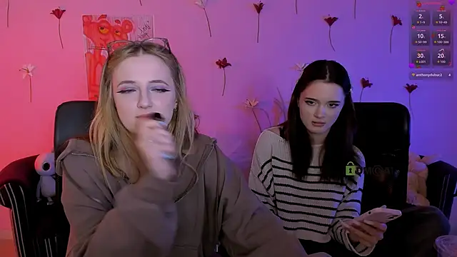 liana_kisses élő XXX-chatje