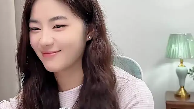 Nicole20266 Show in webcam