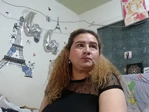 Perla1981-- élő XXX-chatje