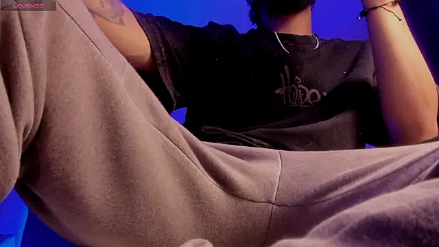 s_sven03's Live XXX Chat