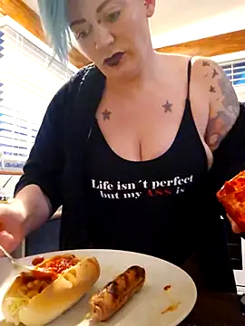 PinkTheHawk's Webcam Show