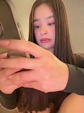 bella_parisi's Live XXX Chat