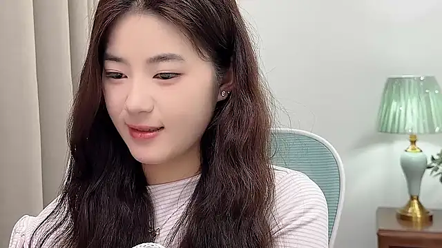 Nicole20266 现场XXX聊天