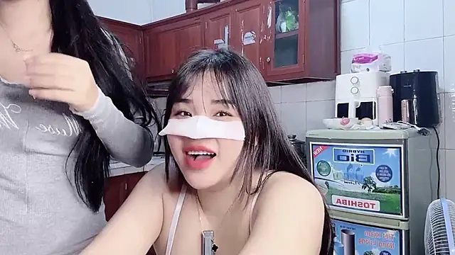 LyLy_Office Pertunjukan Webcam