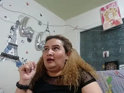 Perla1981--'s Live XXX Chat