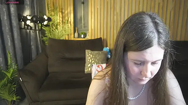 Chat XXX en directo de CraveeDoll