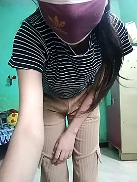 Hornyme18n Live XXX chat