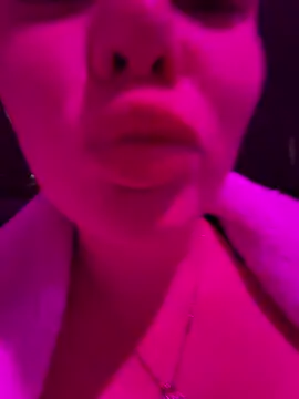 Czat XXX na żywo – mangolini_parrocini