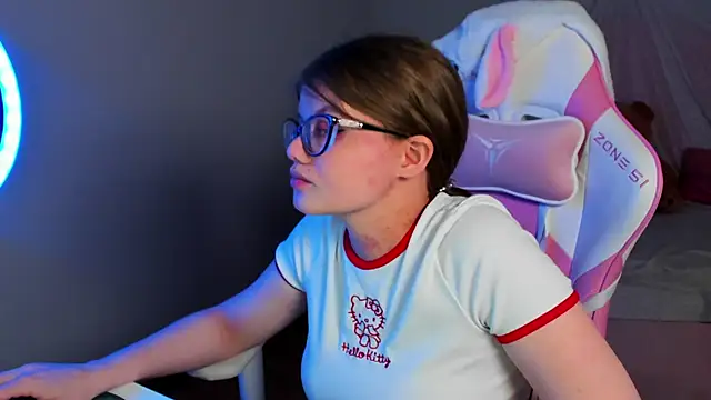 ChloeHalses Chat XXX live