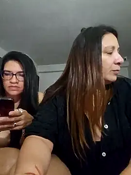 Gia-and-Lara Webcamshow