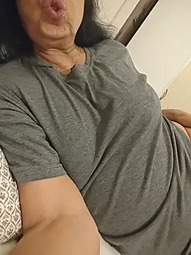 NakedMILFx's Live XXX Chat