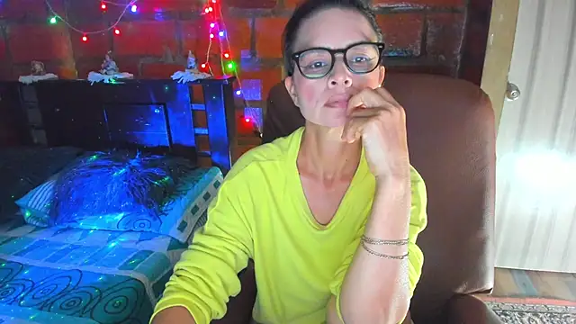 BrianaGarner's Live XXX Chat