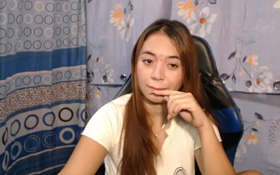 urlover_mae26's Live XXX Chat