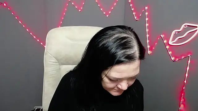 LauraFinn – Kamerová šou