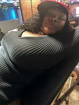 HaloRodeoLover2 live XXX chat