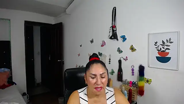 mature_bigboobs10's Live XXX Chat