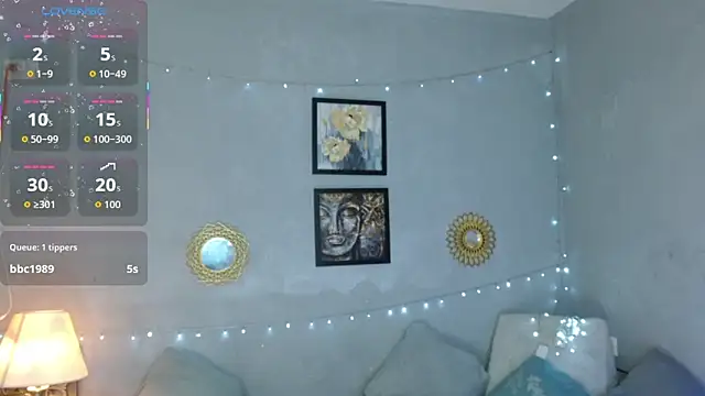 แชท XXX สดของ Corinndupontx